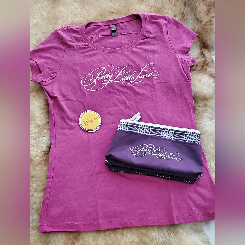Pretty Little Liars Merchandise - Tee-shirt, Compact Mirror & Make-up Bag - Picture 1 of 6